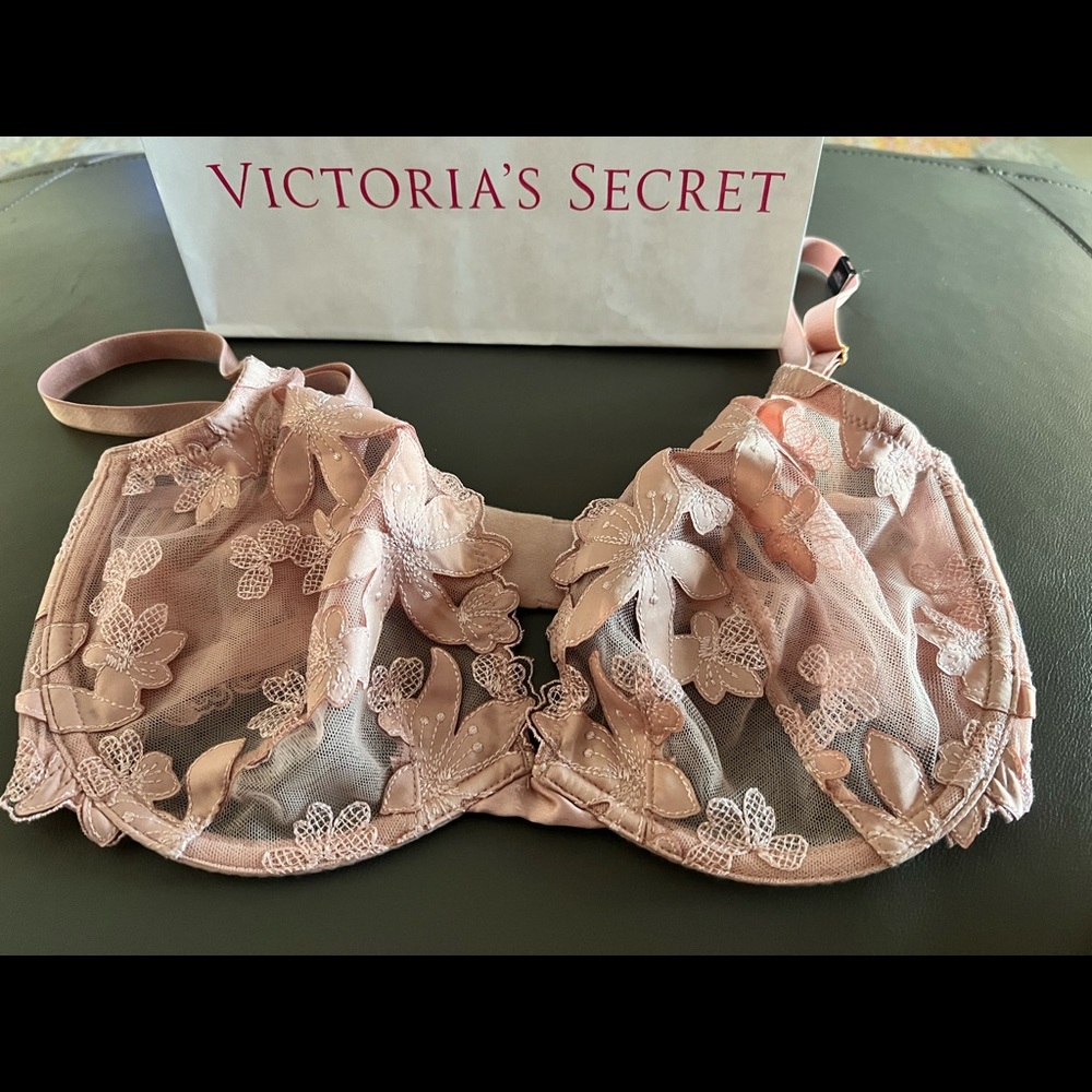 NWT-Victoria’s Secret 34DDD unlined plunge